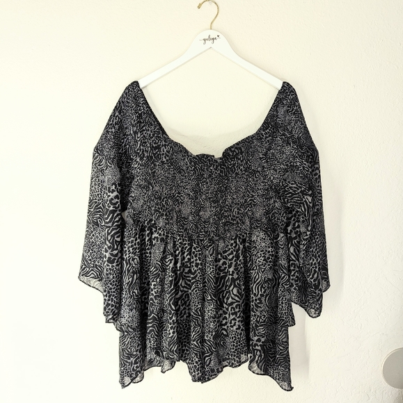 Torrid Babydoll Chiffon Smocked Off-Shoulder Top Animal Print Black Grey Size 5 - Picture 3 of 8